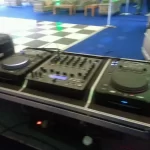 DJ