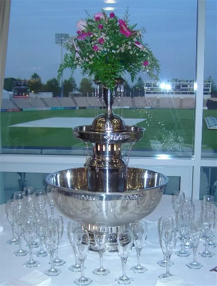 CHAMPAGNE FOUNTAIN